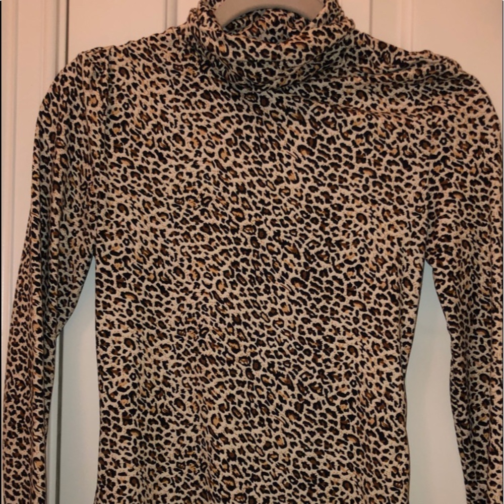 turtleneck long sleeve cheetah top